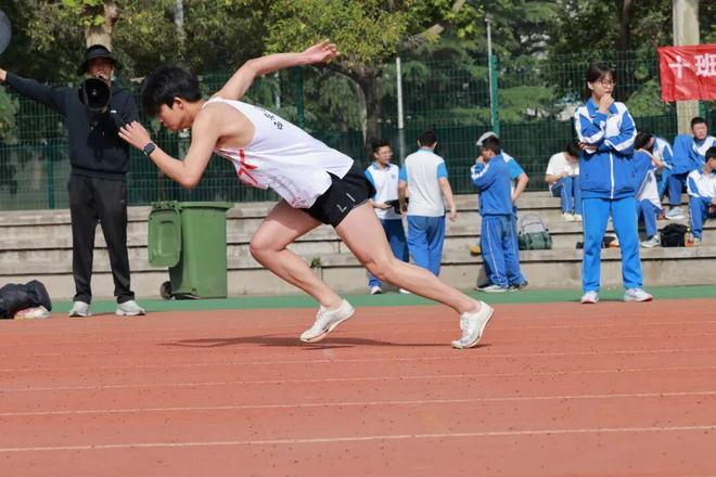 西安太白学校第八届体育节暨第28届田径运动会圆满杏彩体育网站落幕！(图4)
